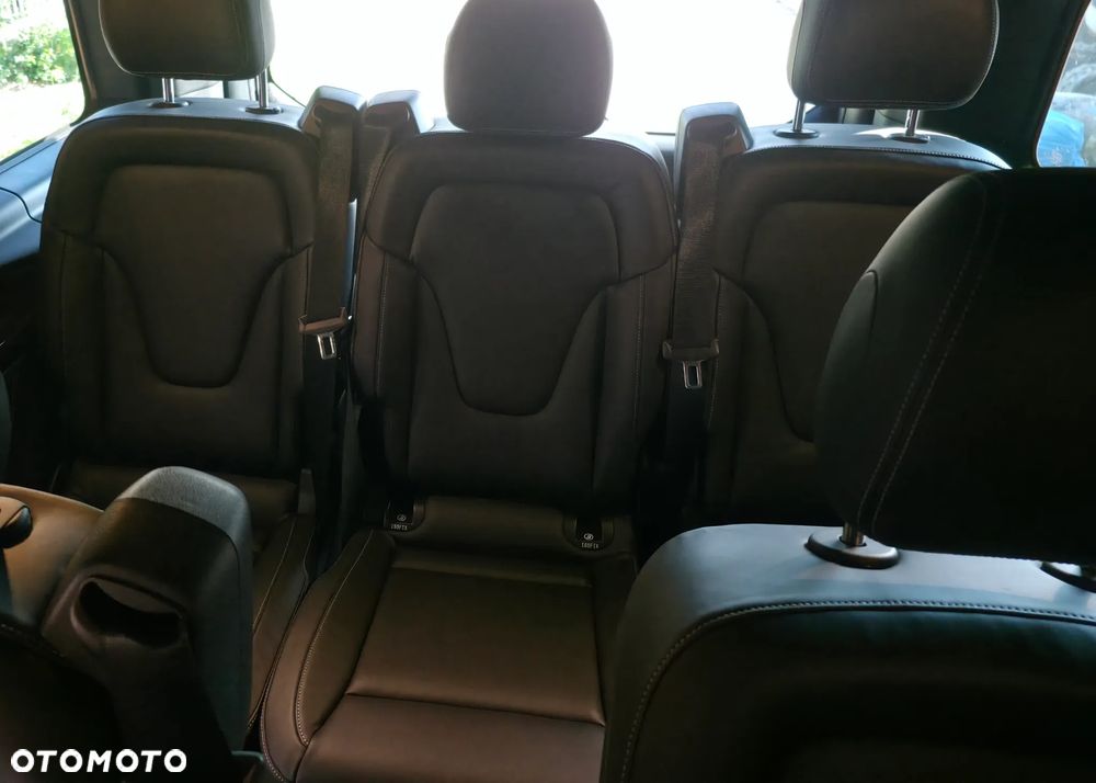 Mercedes-Benz Klasa V 300 d 4-Matic 9G-Tronic - 8
