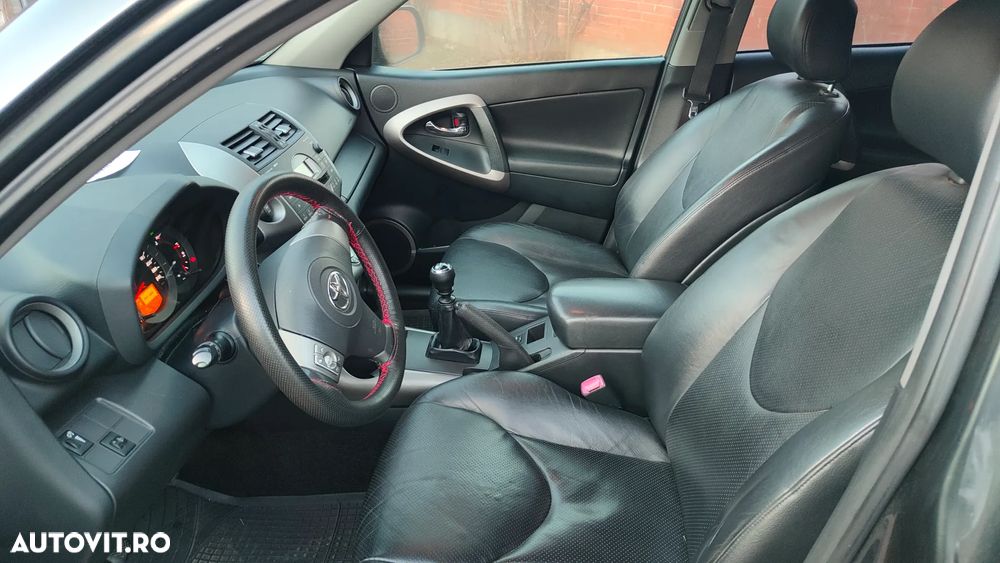 Toyota RAV4 2.2 D-CAT 4x4 Executive - 5