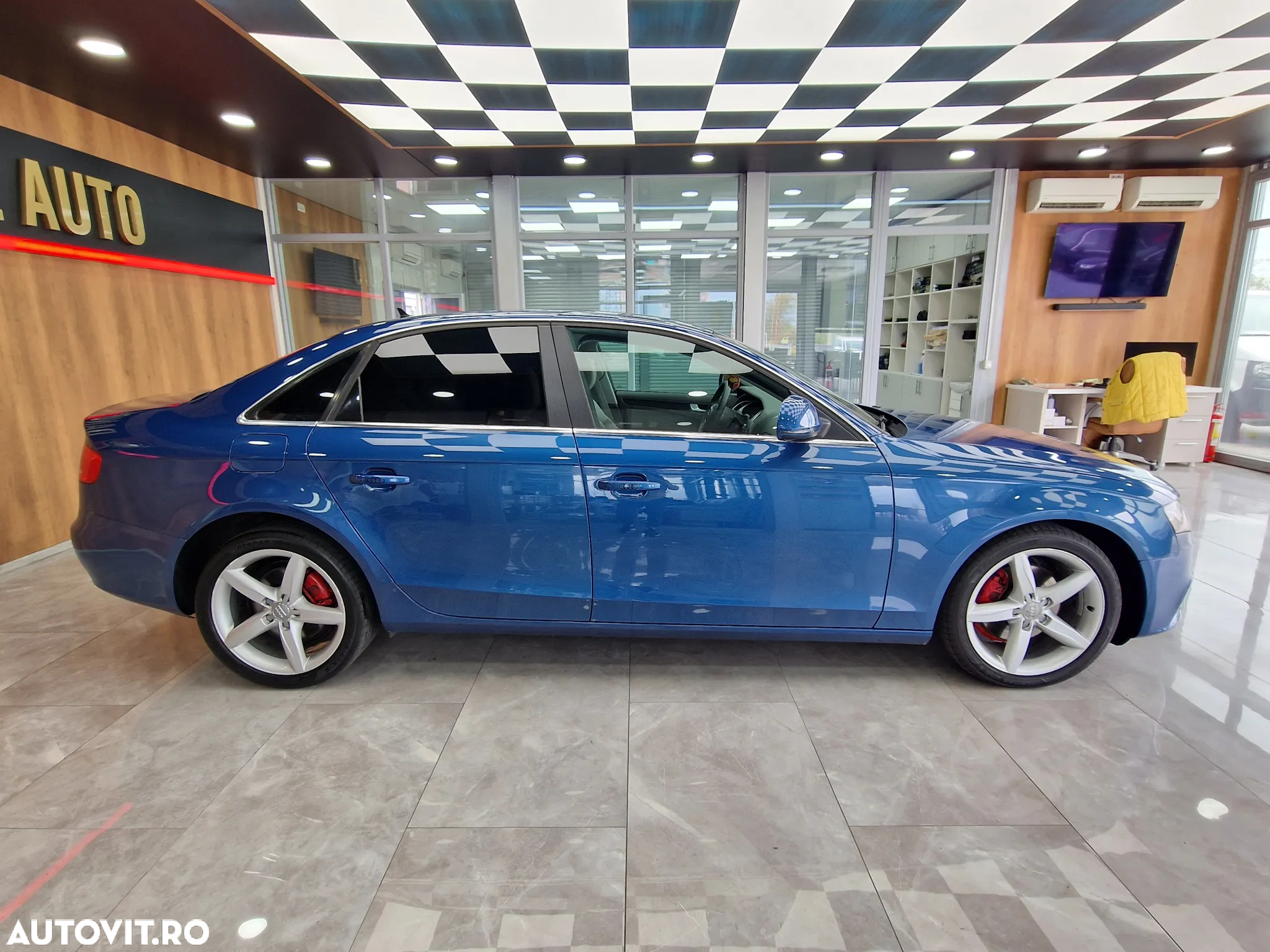 Audi A4 2.0 TDI B8 - 12