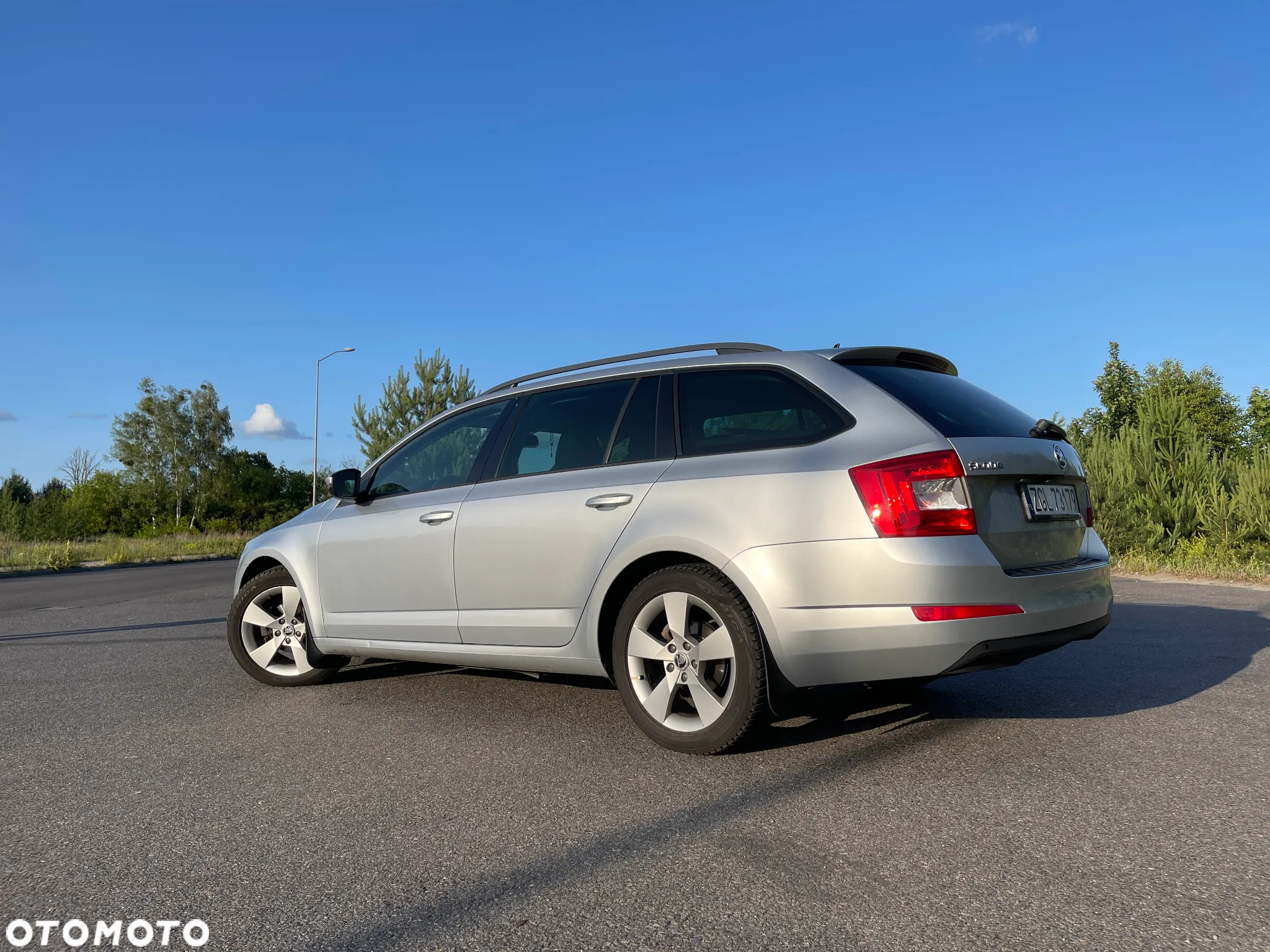 Skoda Octavia 1.6 TDI Elegance DSG - 2
