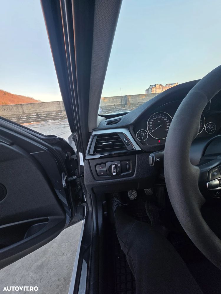 BMW Seria 3 320d - 21