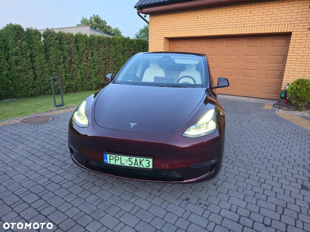 Tesla Model Y - 2
