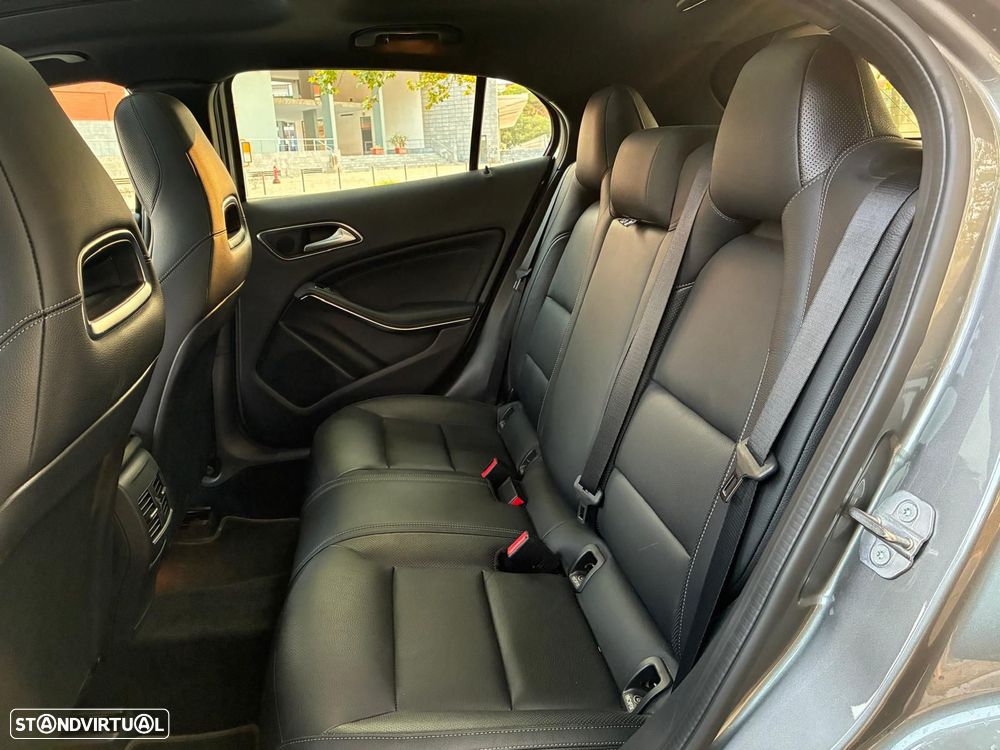 Mercedes-Benz GLA 250 4Matic 7G-DCT Style - 41