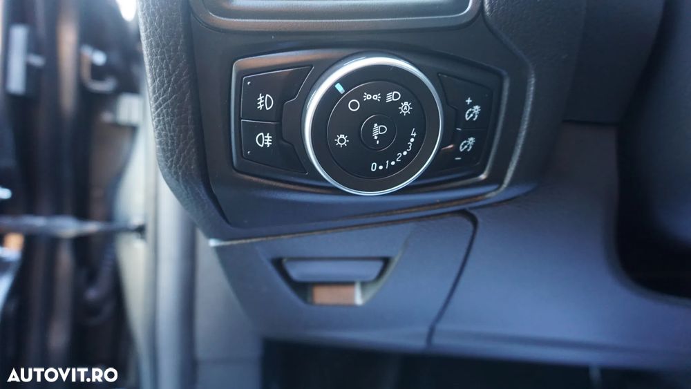 Ford Focus 1.5 TDCi DPF Start-Stopp-System Aut. Business - 18