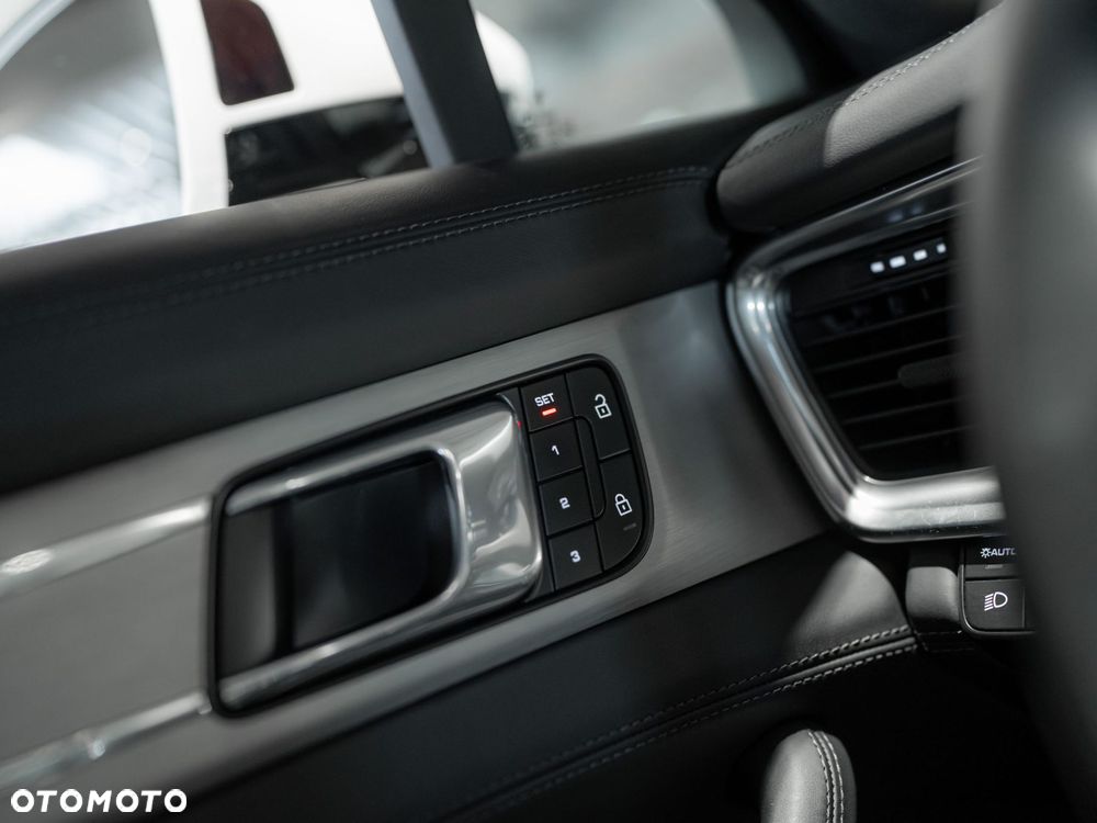 Porsche Panamera 4 E-Hybrid Sport Turismo Platinum Edition - 32