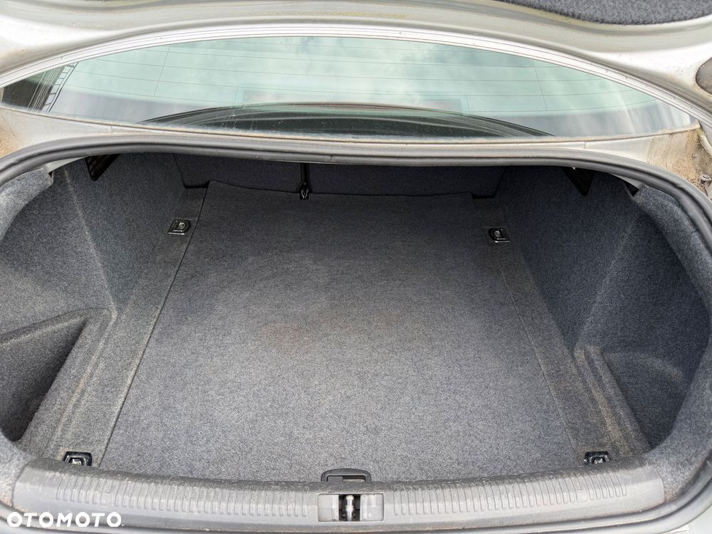 Audi A4 Limousine - 9
