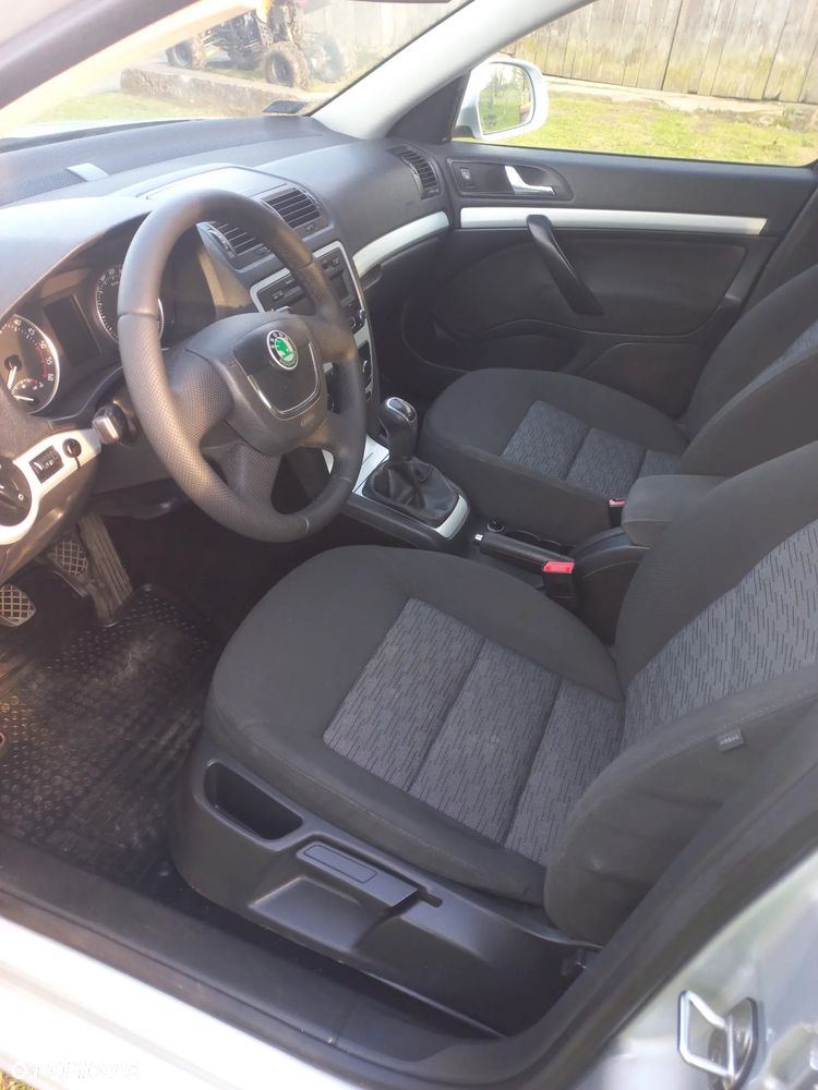 Skoda Octavia 1.6 TDI Active - 11