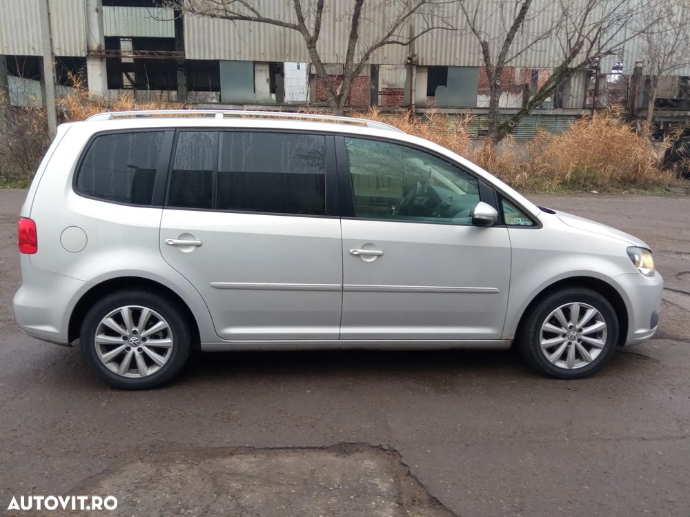 Volkswagen Touran - 6