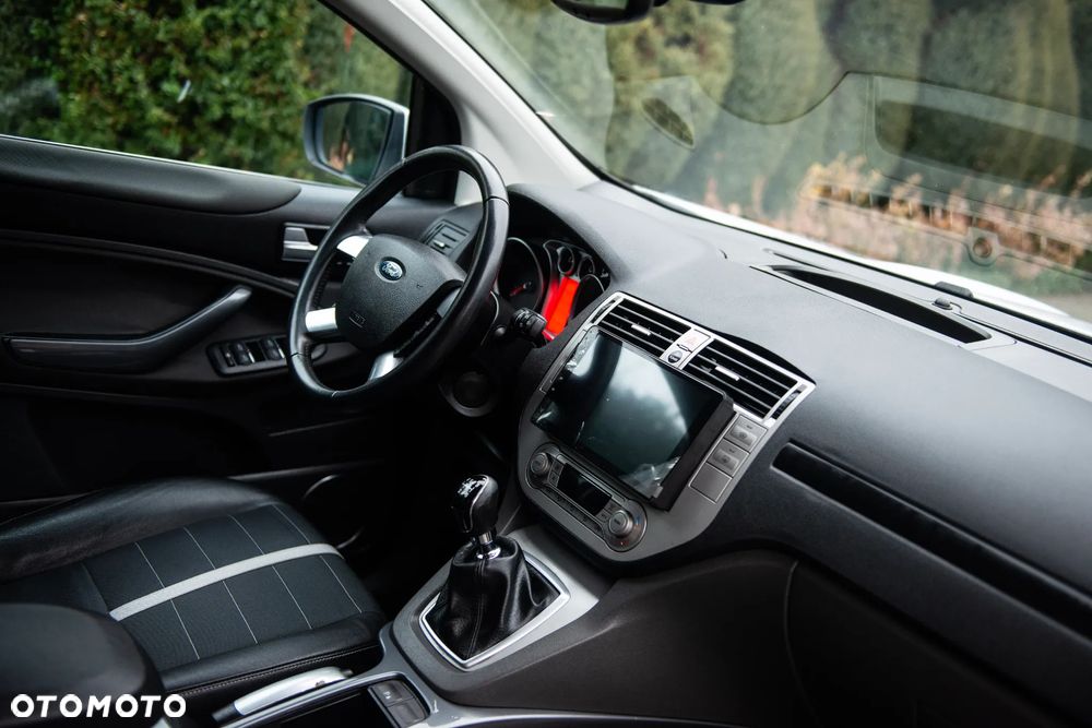 Ford Kuga 2.0 TDCi 4x4 Titanium - 38