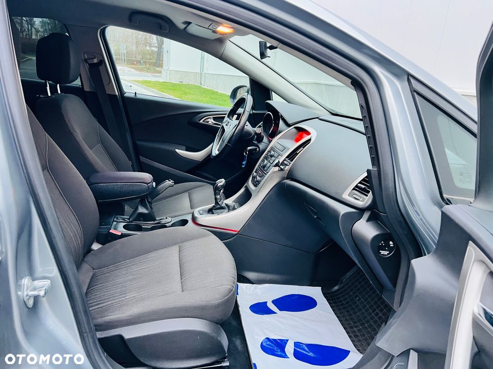 Opel Astra 1.4 Turbo Design Edition - 31