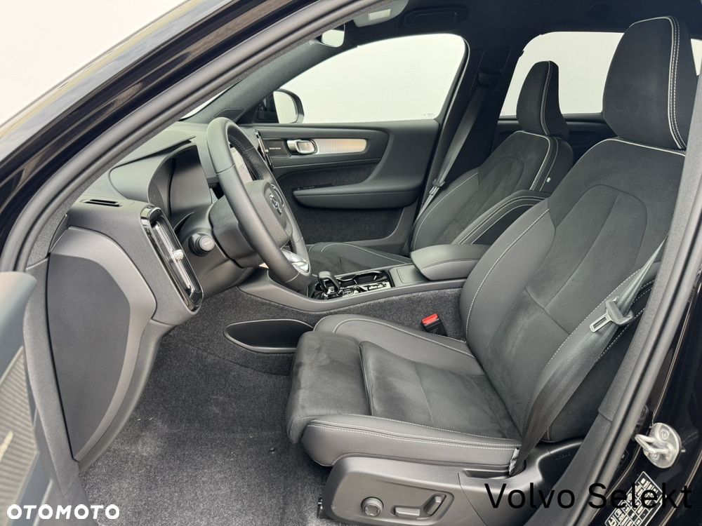 Volvo XC 40 B3 Plus Dark - 12
