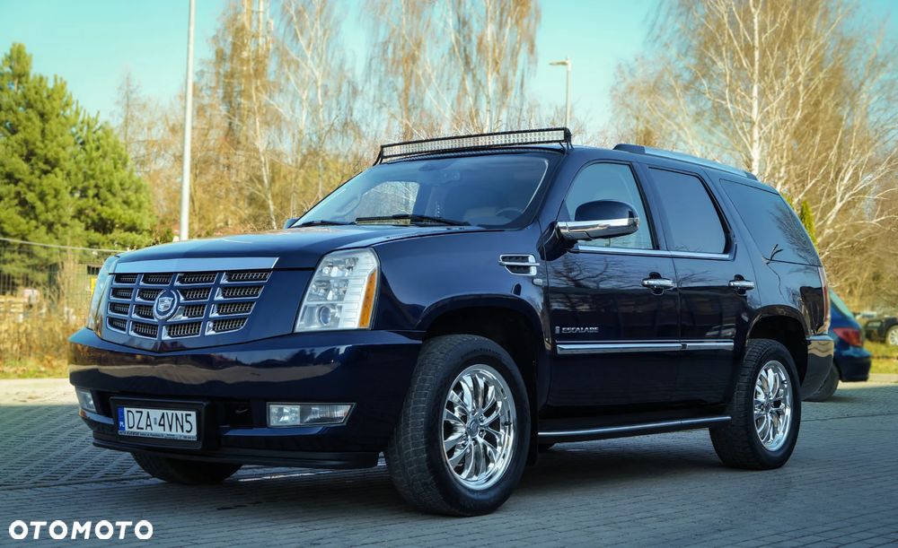 Cadillac Escalade - 5