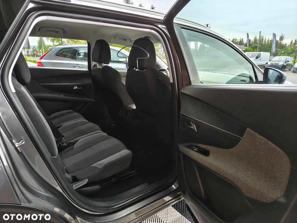 Peugeot 5008 BlueHDi 120 Allure - 39