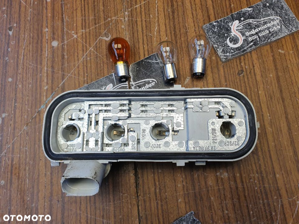 Wklad Lampy PRAWY 8E9945258 Mocowanie Zarowki Tyl Tylne AUDI A4 B6 Avant Kombi - 3