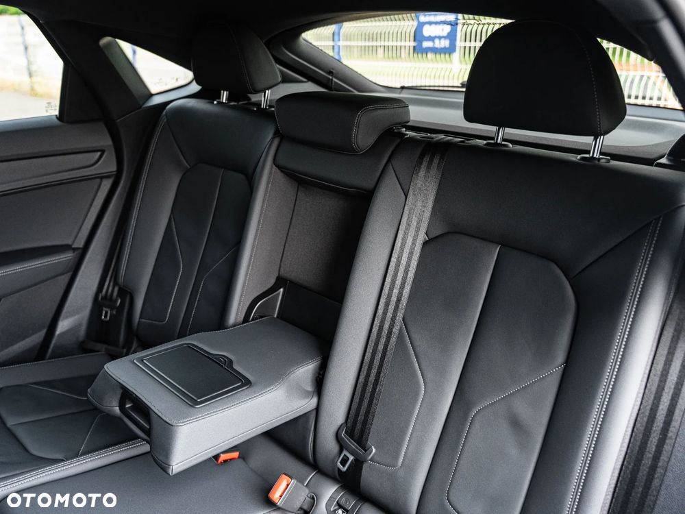 Audi Q3 Sportback 35 TDI S tronic S line - 28