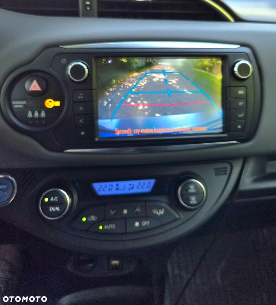 Toyota Yaris Hybrid 100 Premium EU6 - 9
