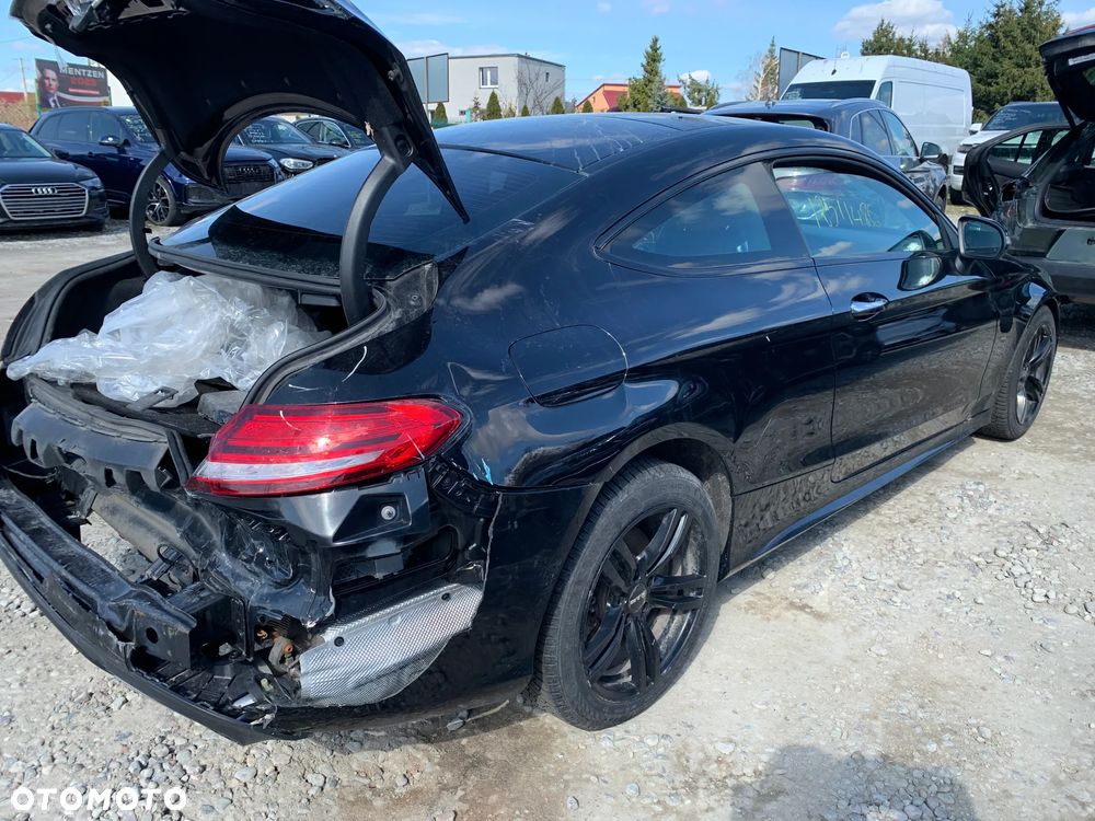 Mercedes-Benz Klasa C 300 4Matic 9G-TRONIC - 4