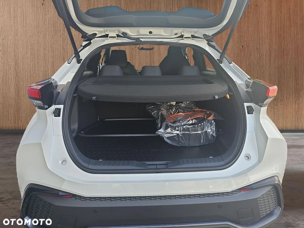 Toyota C-HR 2.0 PHEV Dynamic Force Executive - 14