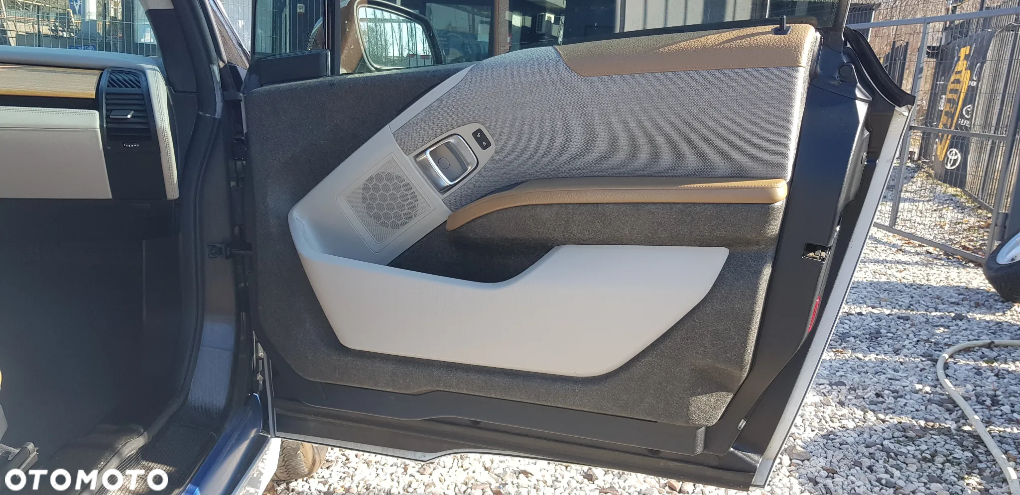 BMW i3 (Range Extender) - 12