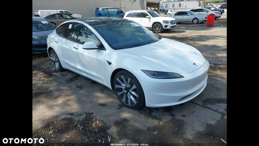 Tesla Model 3 Langstreckenbatterie Allradantrieb Dual Motor - 1
