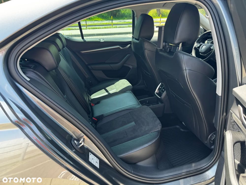 Skoda Octavia 2.0 TDI Selection DSG - 12