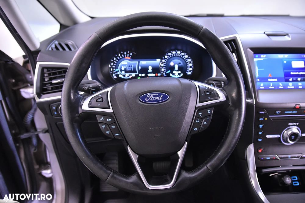 Ford S-Max - 16