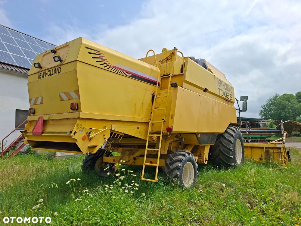 New Holland Tx 68 - 7