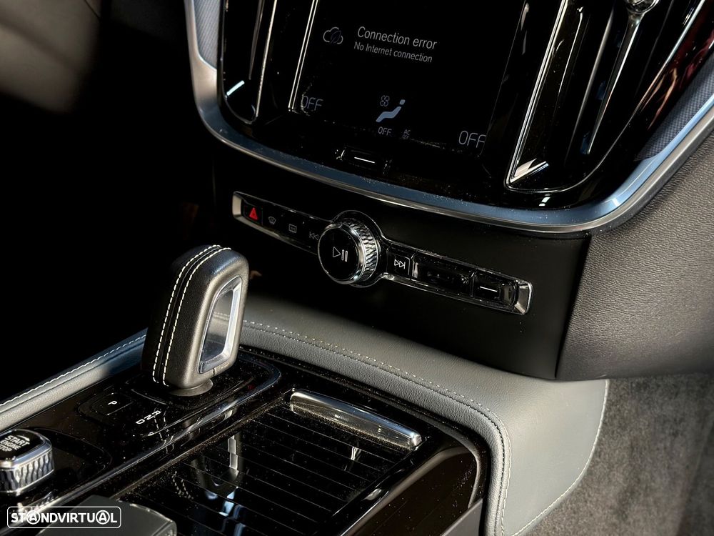Volvo V60 2.0 T6 AWD TE R-Design - 33