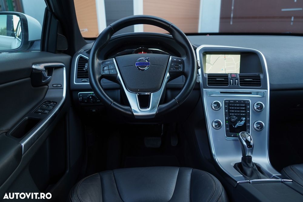 Volvo XC 60 D5 AWD Geartronic Summum - 29
