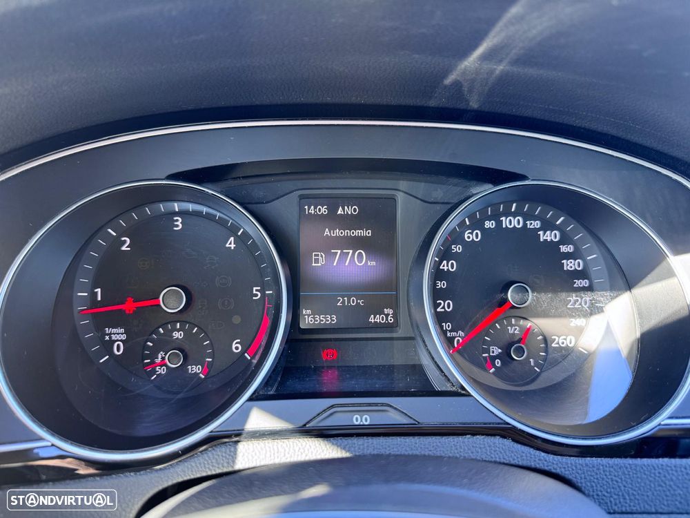 VW Passat - 13