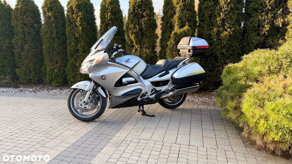 Honda ST - 8