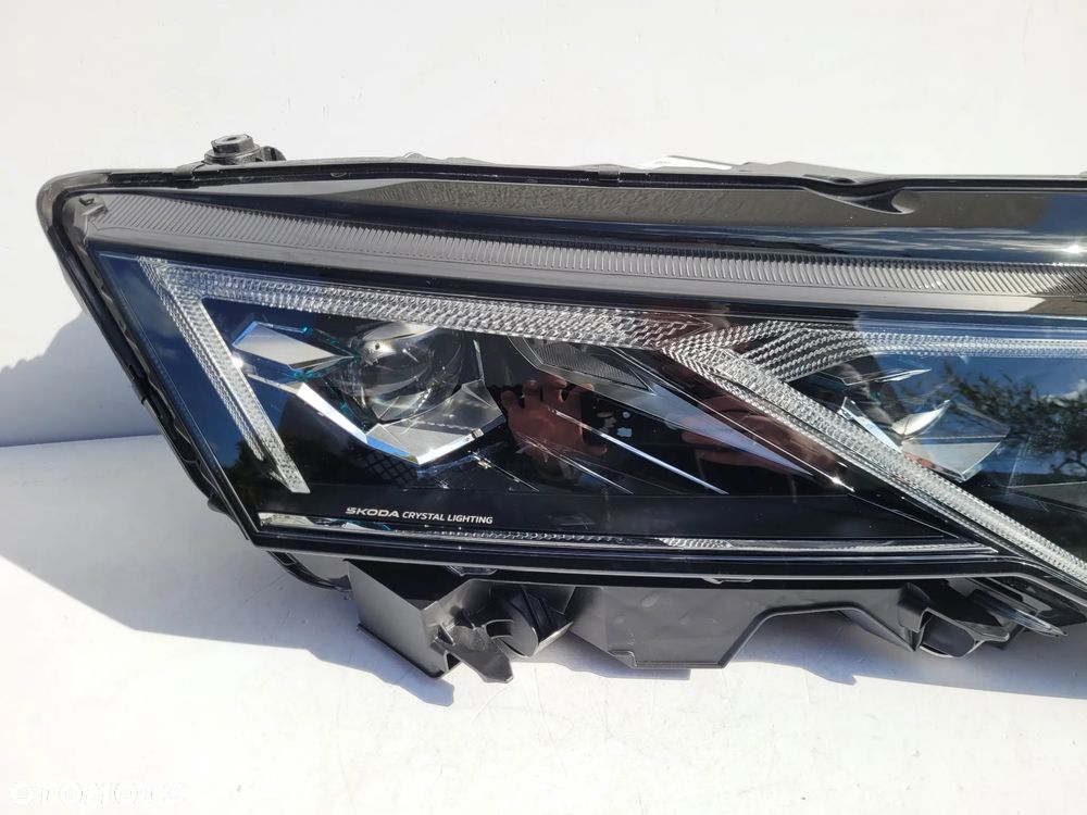 Skoda Octavia IV lift lampa przod prawa full led - 4