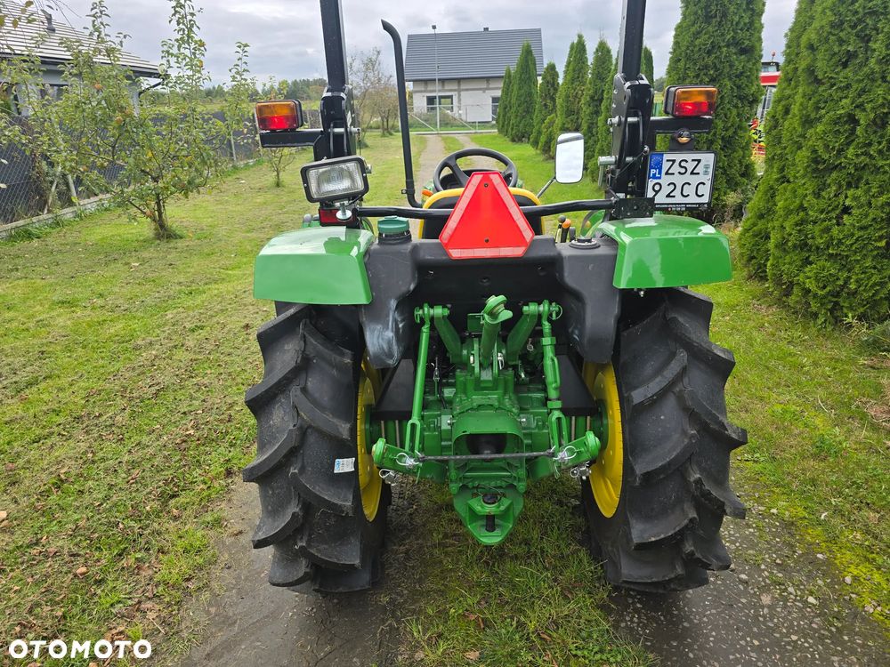 John Deere 3038 E - 5
