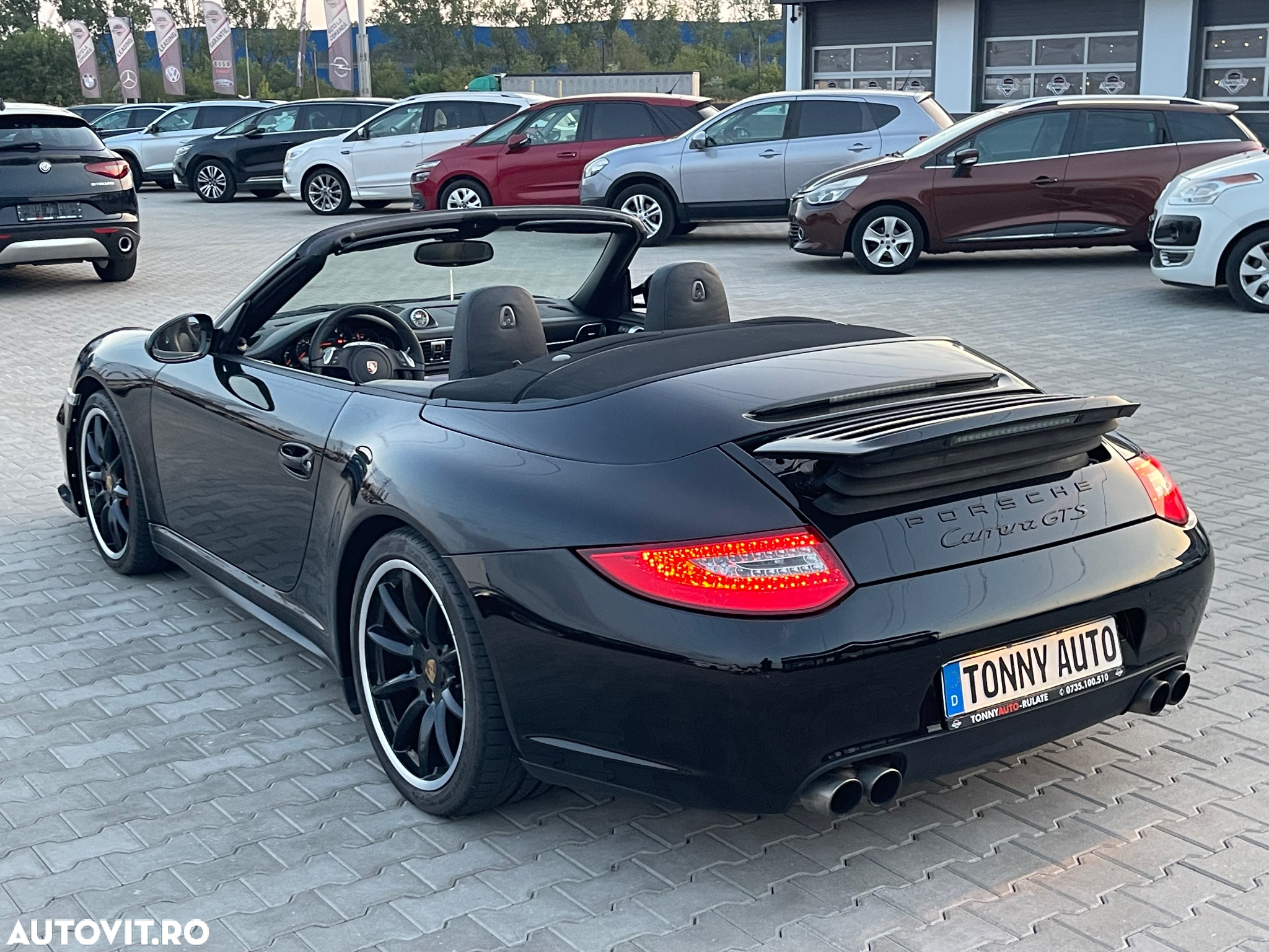 Porsche 911 Carrera 4 GTS PDK - 5
