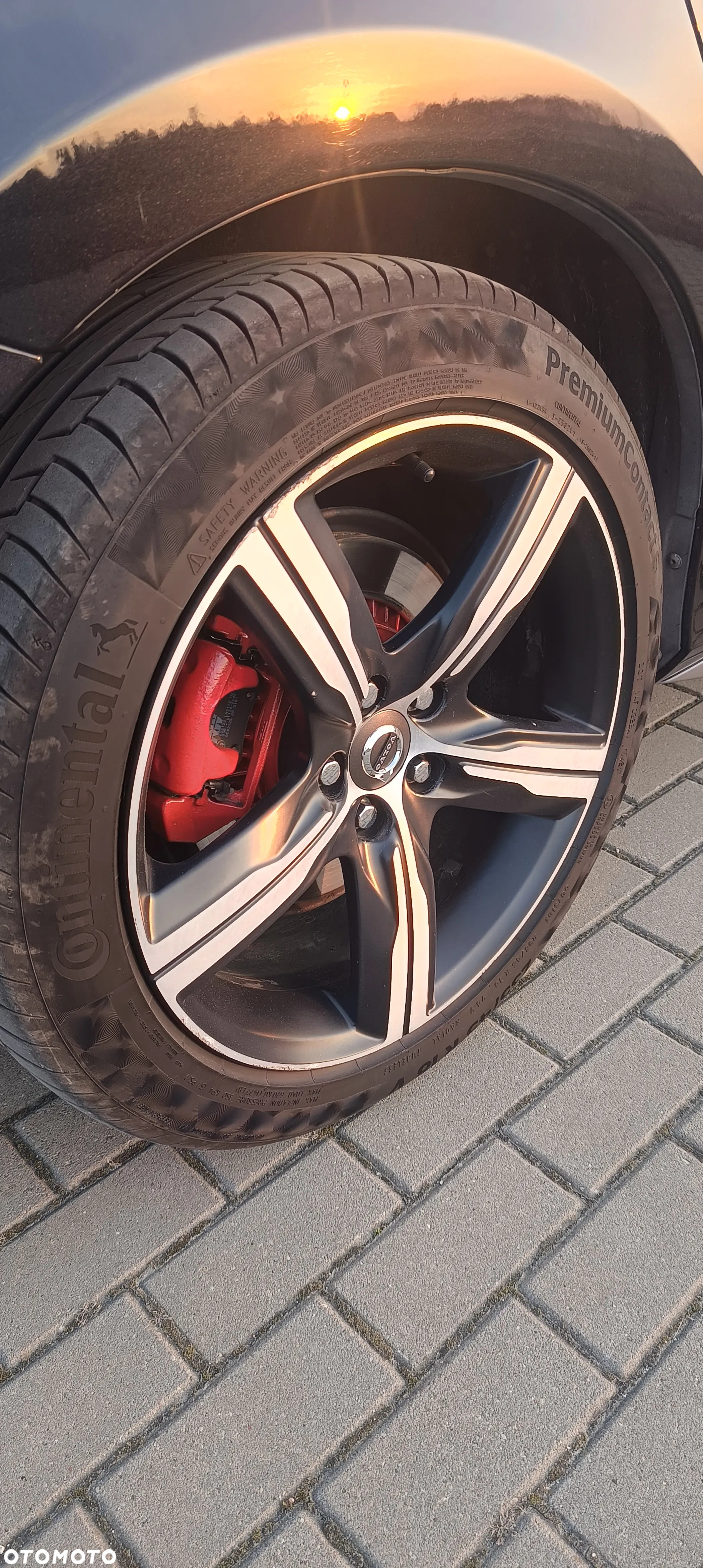 Volvo V60 D6 AWD Plug-in Hybrid Summum - 11