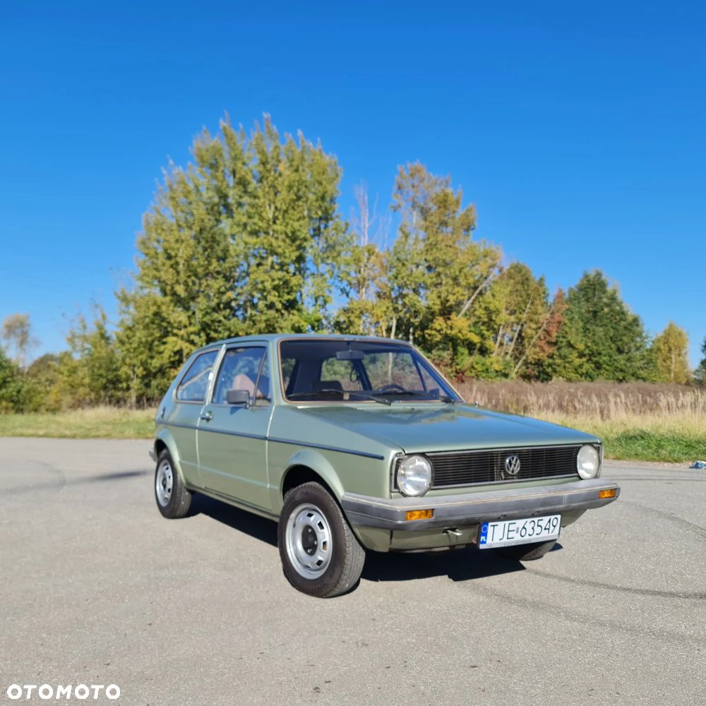 Volkswagen Golf - 1