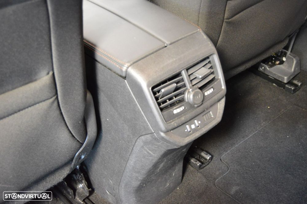 Peugeot 5008 1.2 PureTech Allure EAT6 - 30