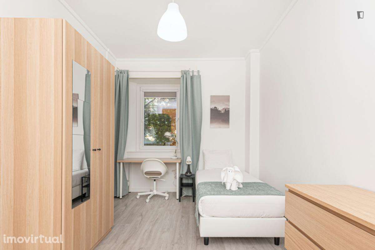 Quarto - localizado em Saldanha Lisbon - Grande imagem: 5/17