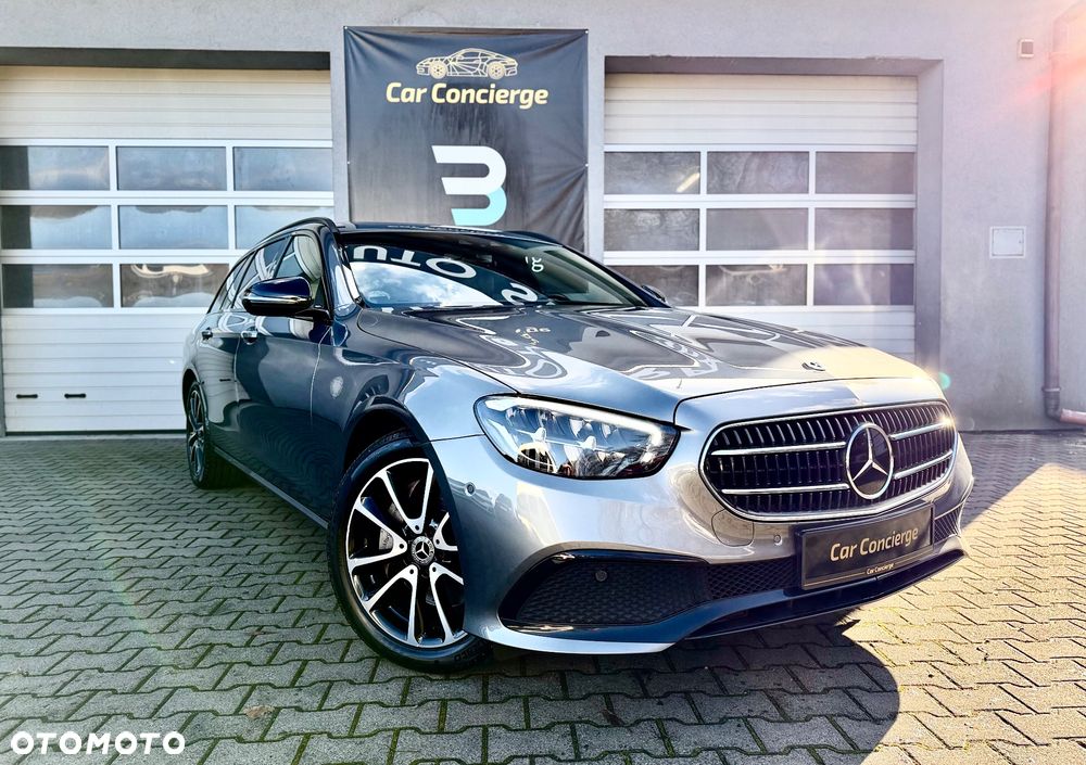 Mercedes-Benz Klasa E 220 d 4Matic 9G-TRONIC Exclusive - 1