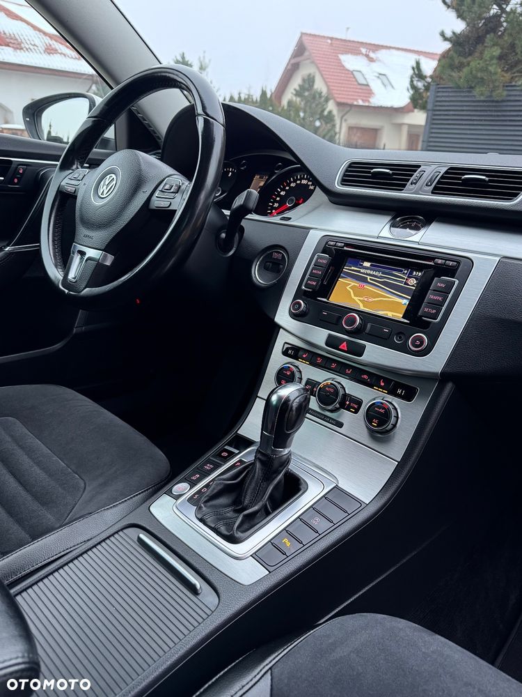 Volkswagen Passat 2.0 TDI DSG BlueMotion Technology Highline - 13