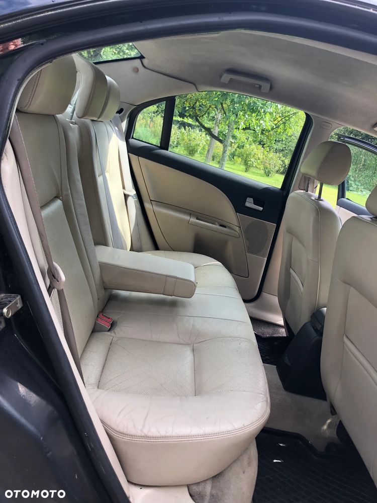 Ford Mondeo 2.0 TDDi Ghia - 9