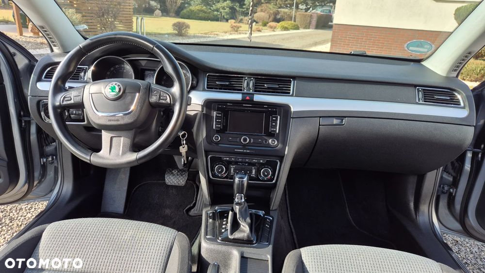 Skoda Superb 2.0 TDI DSG Exclusive - 23