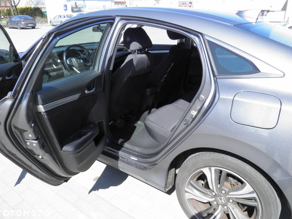 Honda Civic 1.5 T Elegance CVT - 9