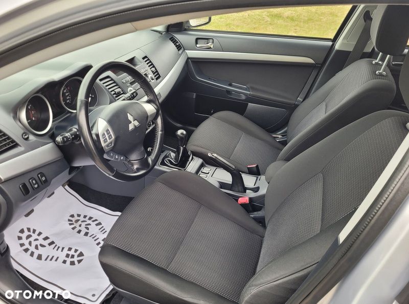 Mitsubishi Lancer 2010 photo 5