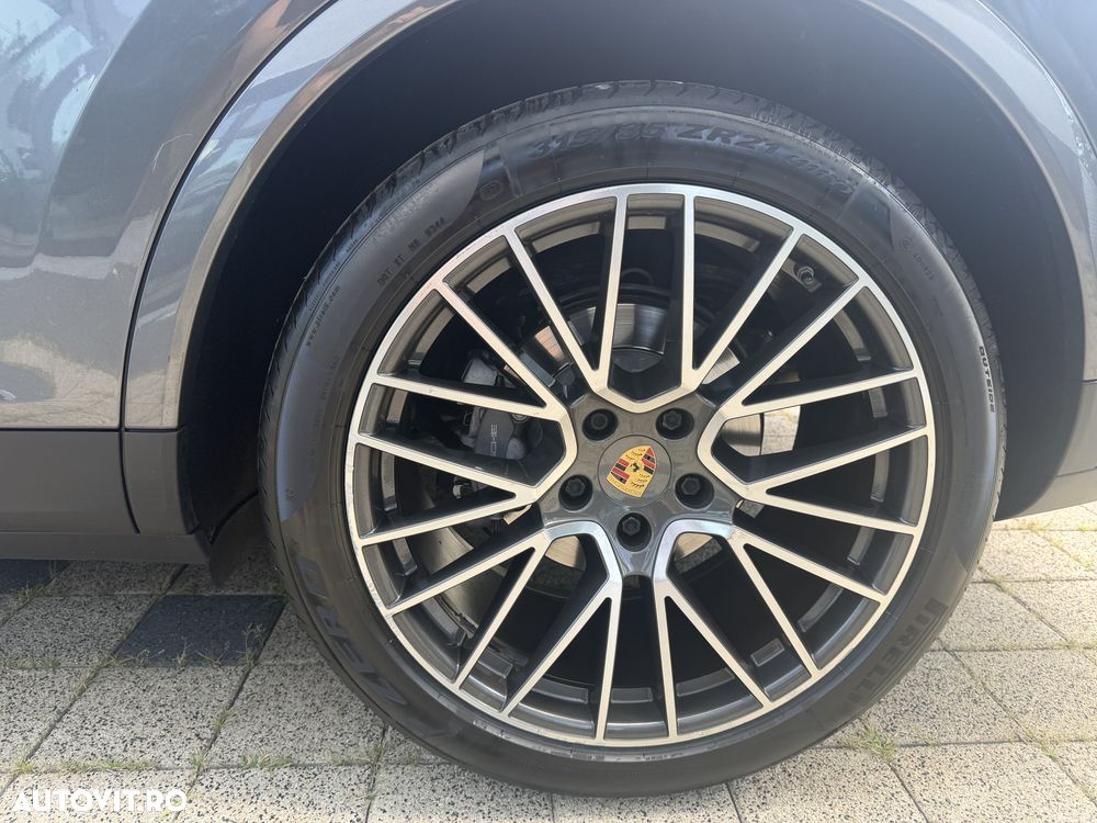 Porsche Cayenne Coupe Standard - 21