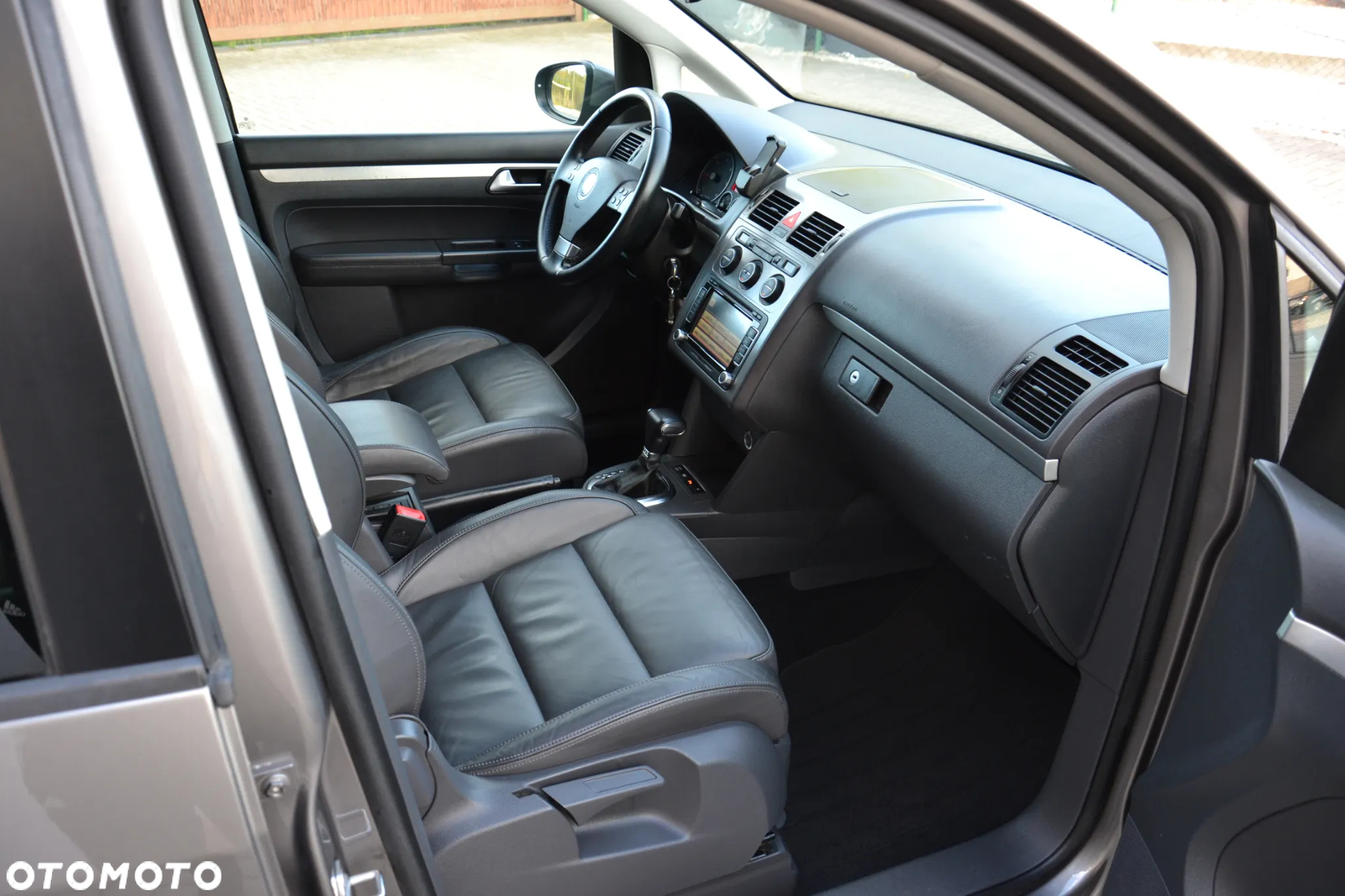 Volkswagen Touran 2.0 TDI DPF Highline DSG - 31