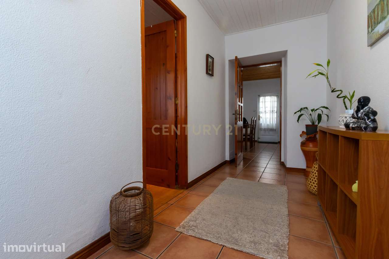 Oportunidade! Moradia T1+1 perto das Praias, Piscinas e Centro Históri - Grande imagem: 3/26