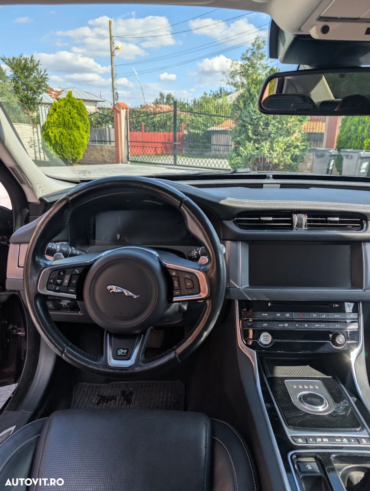 Jaguar XF 25d AWD R-Sport - 15