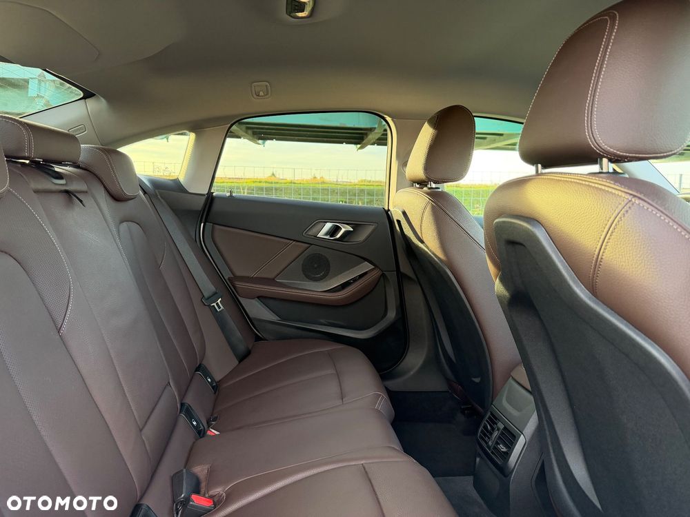 BMW Seria 2 218i - 9