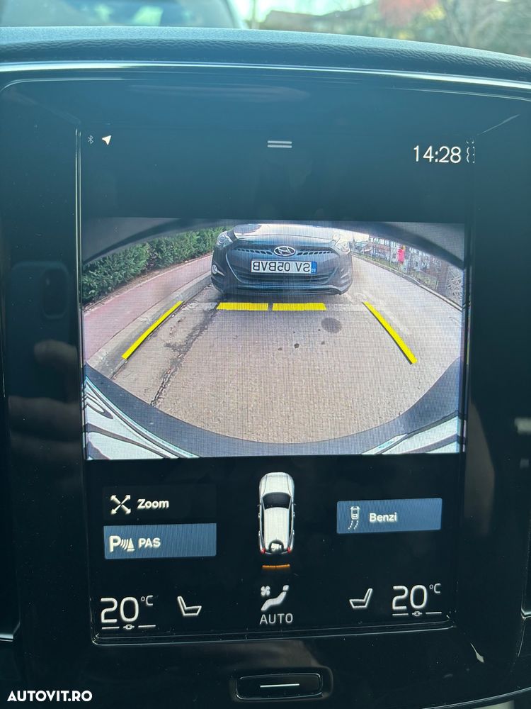 Volvo XC 40 B4 AT8 AWD Mild Hybrid R-Design - 9